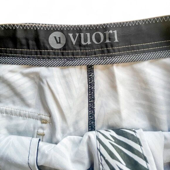 Vuori Men's Cruise Boardshort in Wheat Fronds Size 32 - Picture 3 of 6